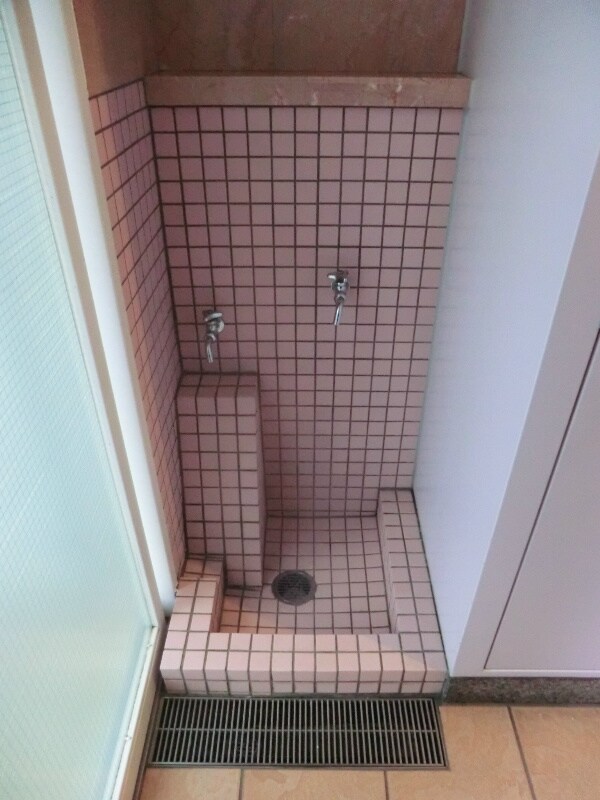 物件内観写真16　(ペット足洗い場)