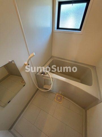 物件内観写真13　(コンパクトで使いやすいお風呂です)