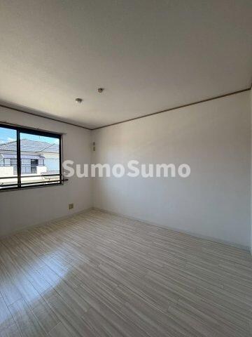 物件内観写真14　(ゆったり過ごせる居間です)