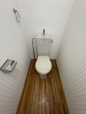 物件内観写真9　(清潔感のあるトイレです)