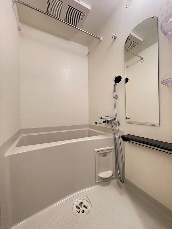 物件内観写真9　(コンパクトで使いやすいお風呂です)