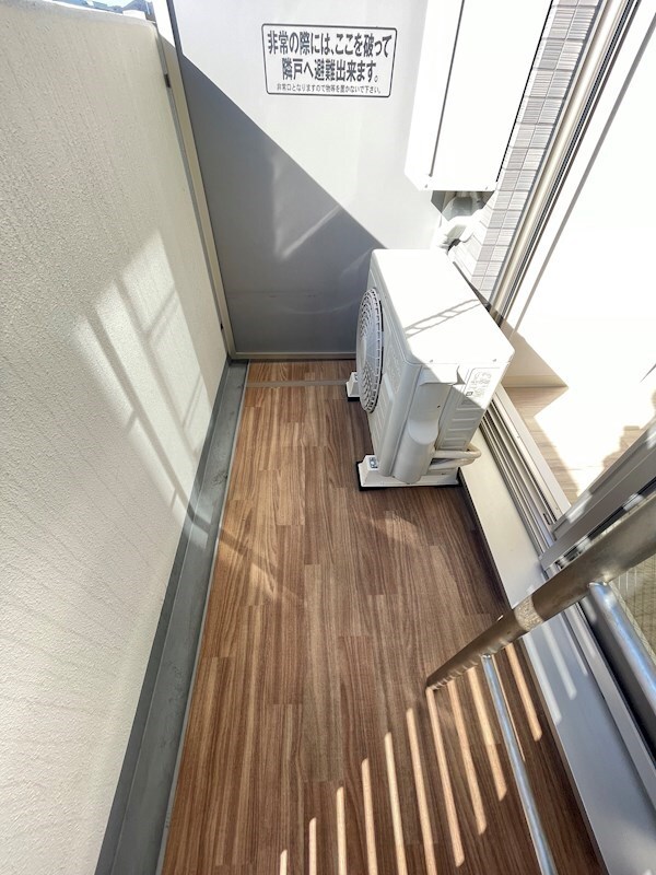 物件内観写真10　(落ち着いた時間を過ごせるバルコニーです)