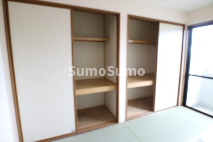 物件内観写真11　(ちょっとした収納スペースも充実しています)