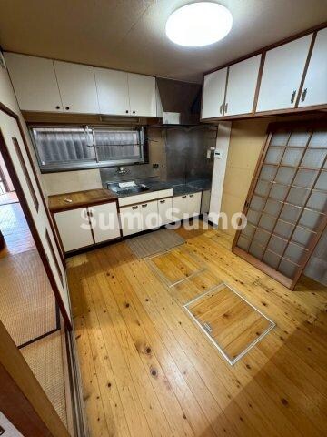 物件内観写真3　(使いやすい居間です)