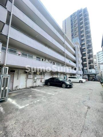 物件外観写真3　(駐車場です)