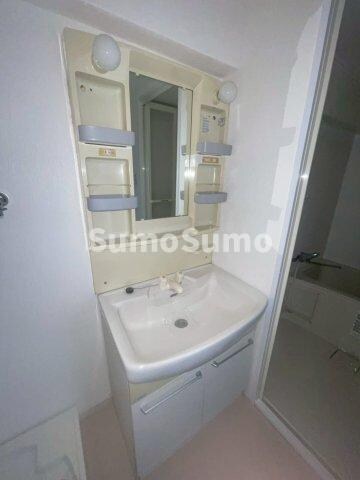 物件内観写真12　(コンパクトで使いやすい洗面所)