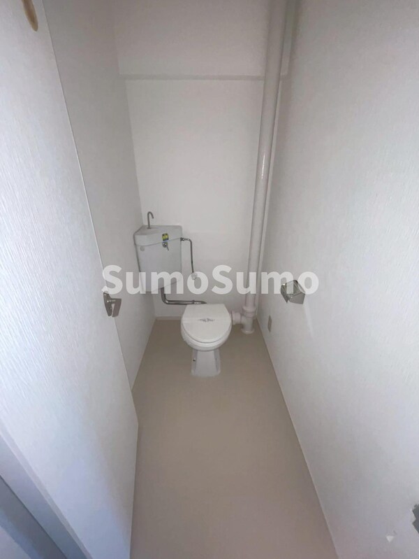 トイレ(落ち着いた色調のトイレです)