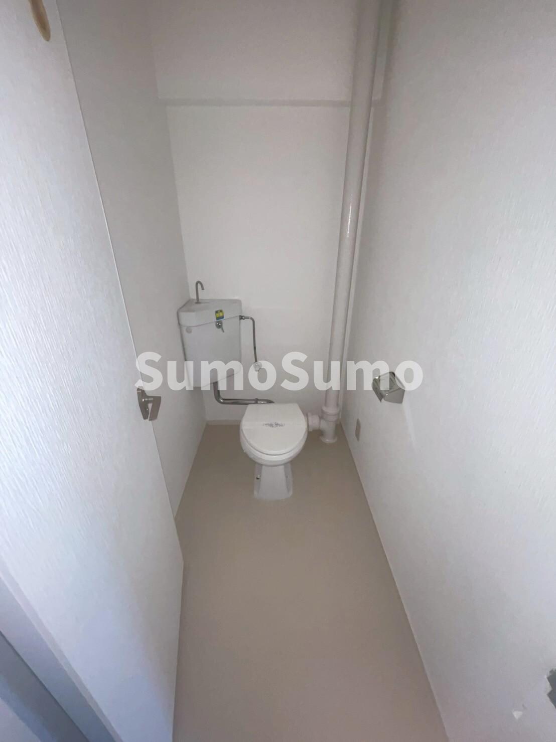 物件内観写真13　(落ち着いた色調のトイレです)