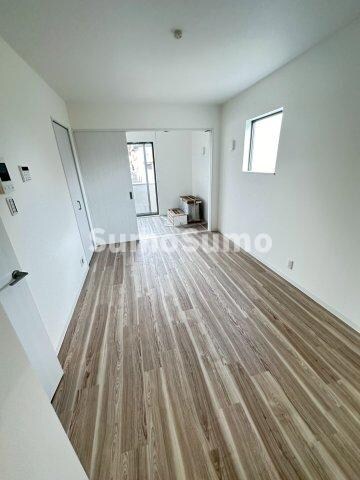 物件内観写真3　(おしゃれなリビングです)