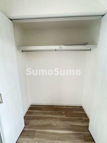 物件内観写真10　(ちょっとした収納スペースも充実しています)
