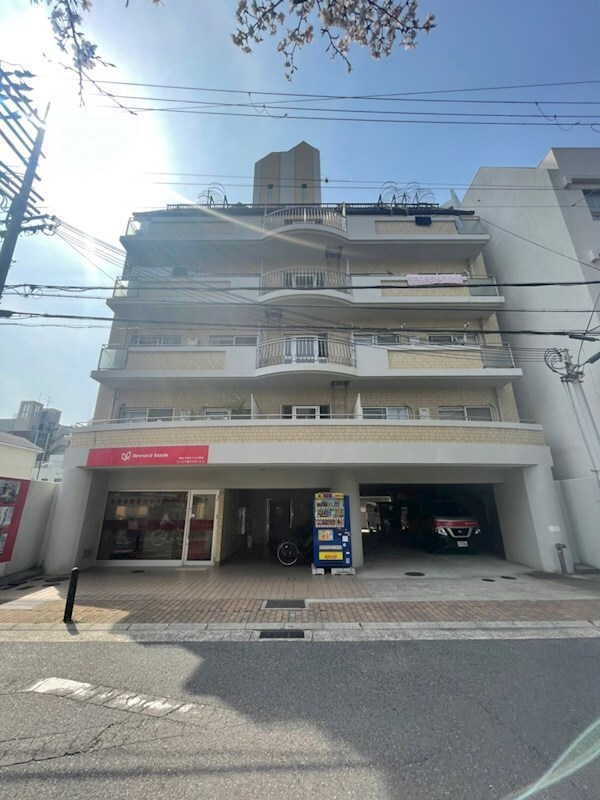 物件外観写真2　(おしゃれな外観です)