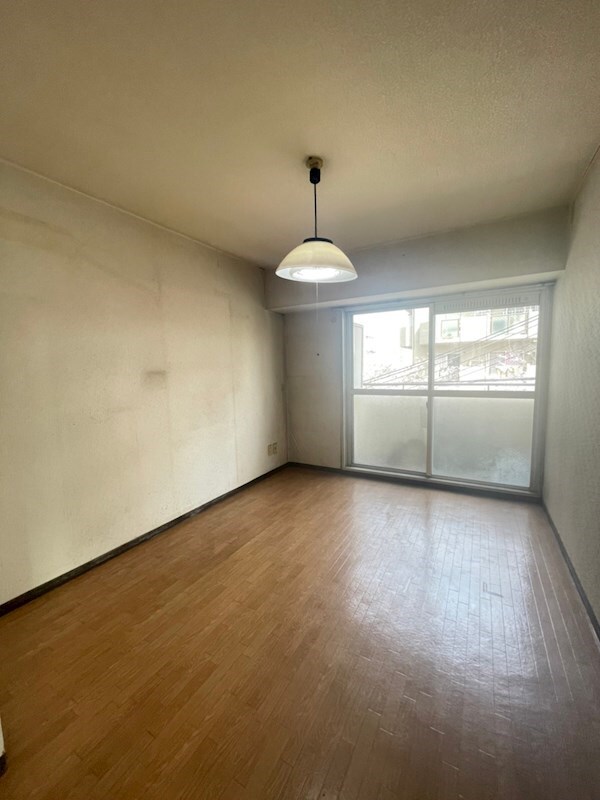 物件内観写真6　(ゆったり過ごせるリビングです)