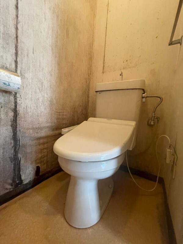 物件内観写真12　(落ち着いたトイレです)