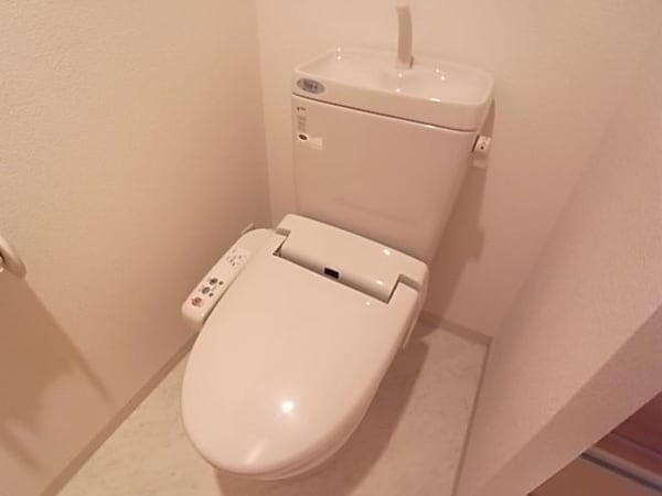 トイレ(シンプルで使いやすいトイレです)