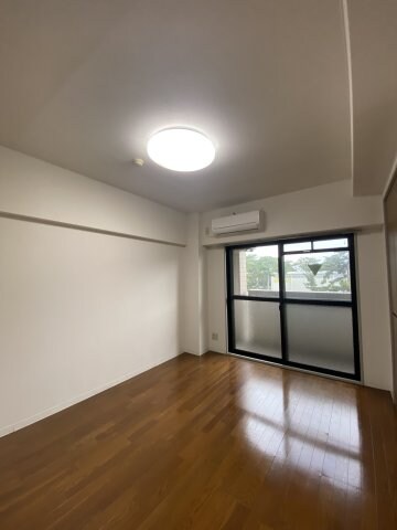 物件内観写真5　(使いやすい居間です)