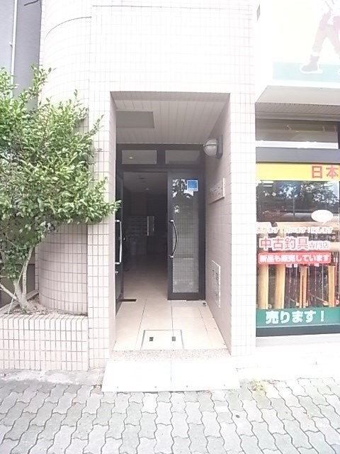 物件外観写真4　(建物の内部です)
