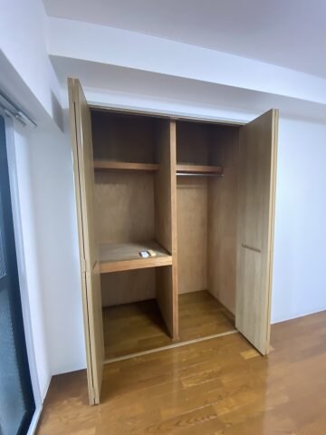 物件内観写真9　(小物を収納するのに便利です)