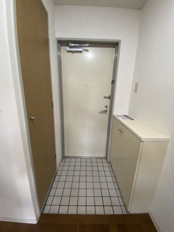 玄関(明るい玄関です)