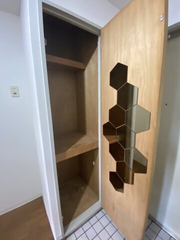 物件内観写真18　(こまごまとしたものを収納できそうですね)