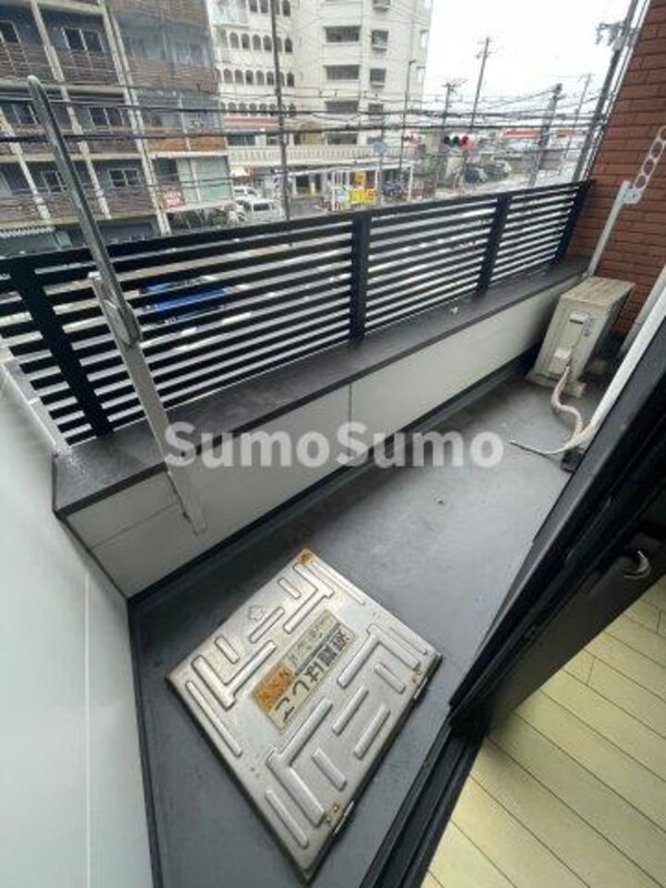 バルコニー(お洗濯にも便利なバルコニー付き)