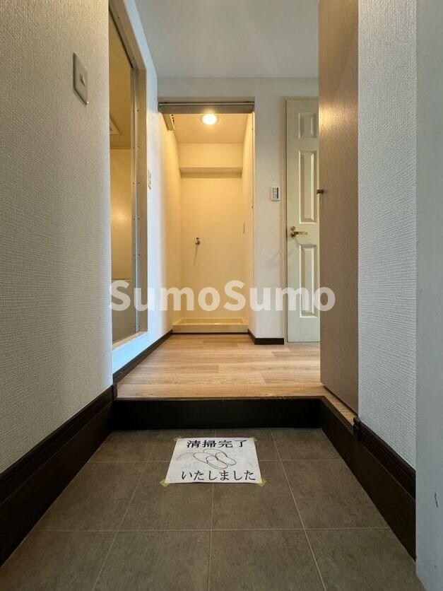 物件内観写真4　(収納もある玄関です)