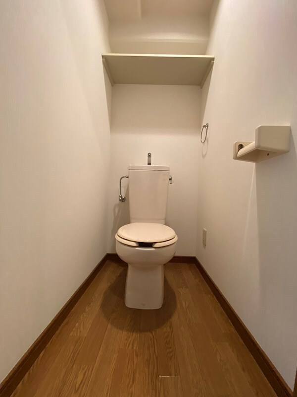 トイレ(コンパクトで使いやすいトイレです)
