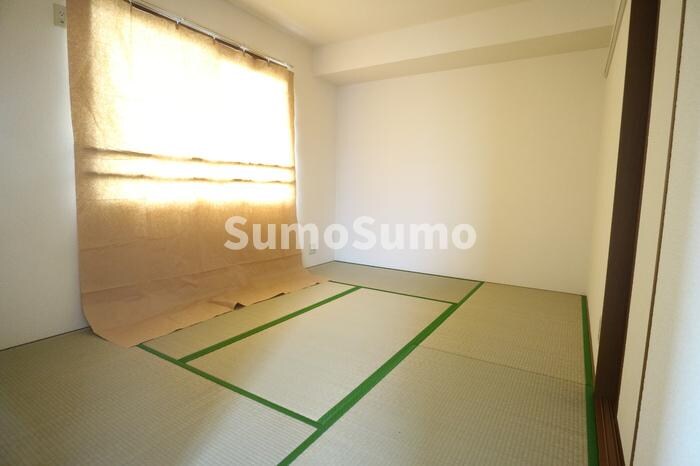 物件内観写真6　(和室があれば、来客や子供用のスペースとして活躍します)