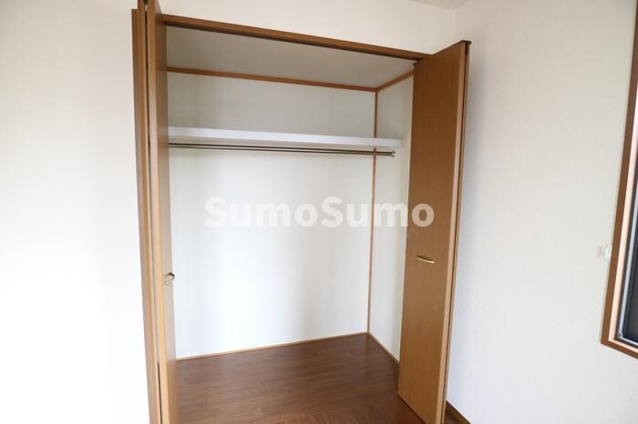 物件内観写真13　(たっぷりとした収納スペースです)