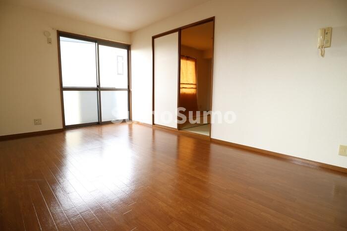 物件内観写真19　(ゆったりとしたリビングです)