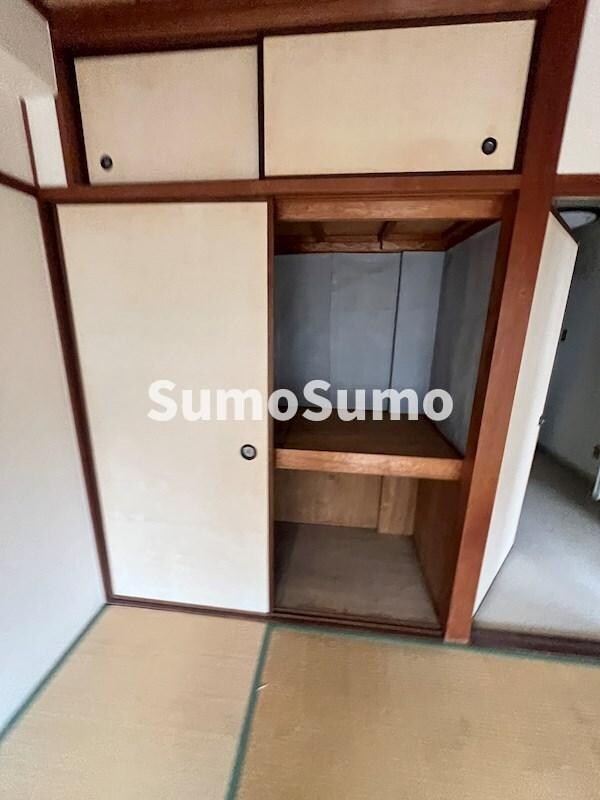 物件内観写真9　(ちょっとした収納スペースも充実しています)