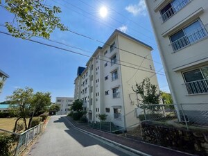 高倉台２団地８号棟外観写真