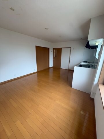 物件内観写真4　(おしゃれなリビングです)