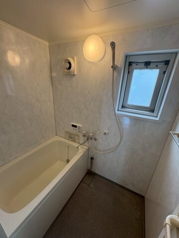 物件内観写真7　(きれいなお風呂です)