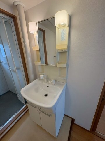 物件内観写真12　(使いやすい洗面所です)