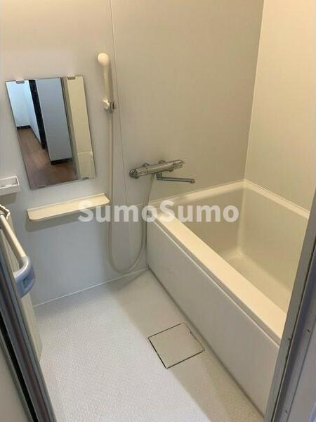 物件内観写真7　(きれいなお風呂です)