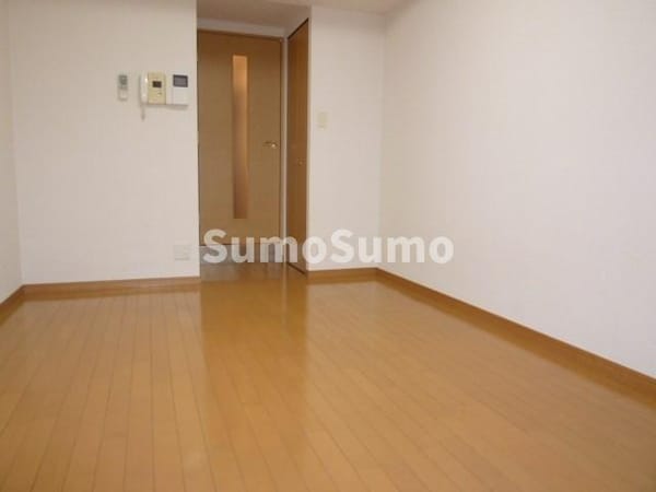 寝室(落ち着いた色調の寝室です)