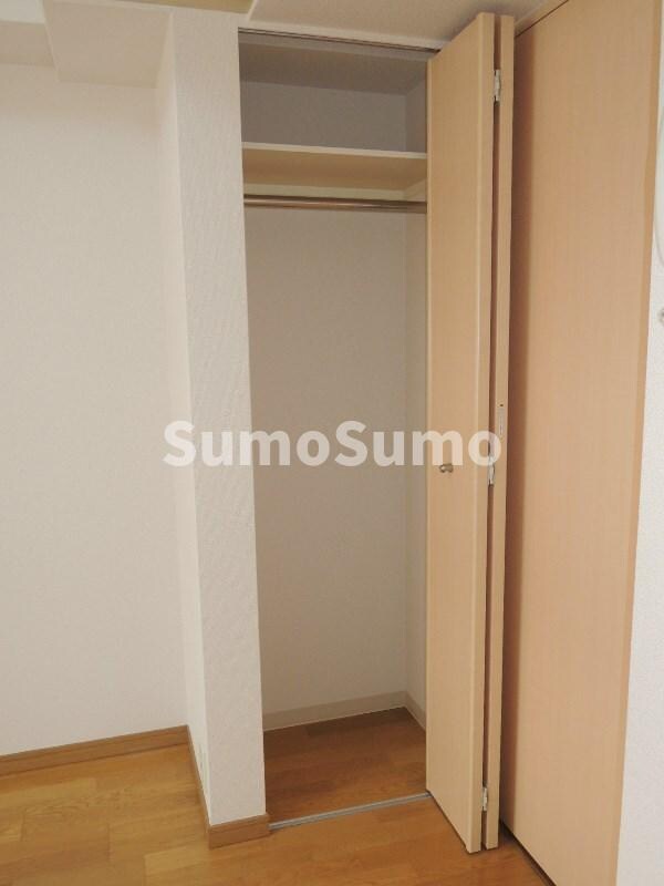 物件内観写真12　(便利な収納スペースです)