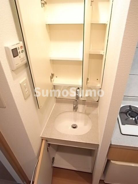 物件内観写真13　(スペースが確保できる洗面所です)