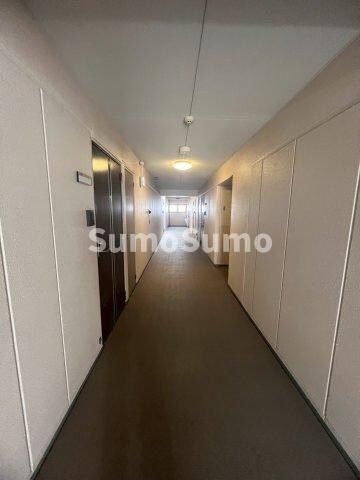 物件外観写真2　(建物の内部です)