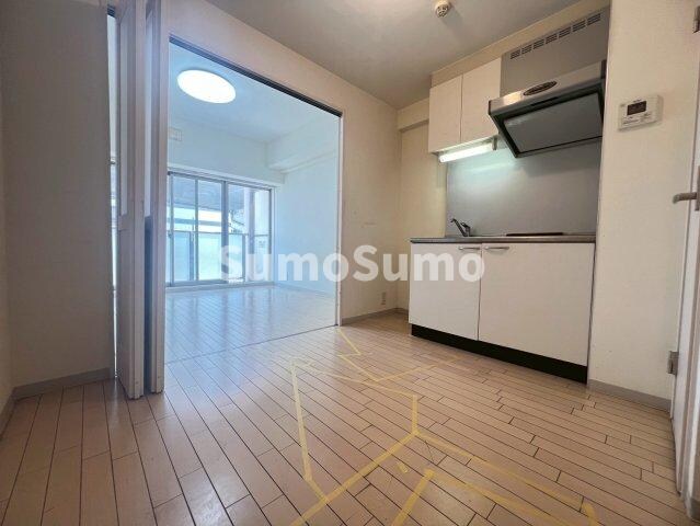 物件内観写真8　(リビングです)