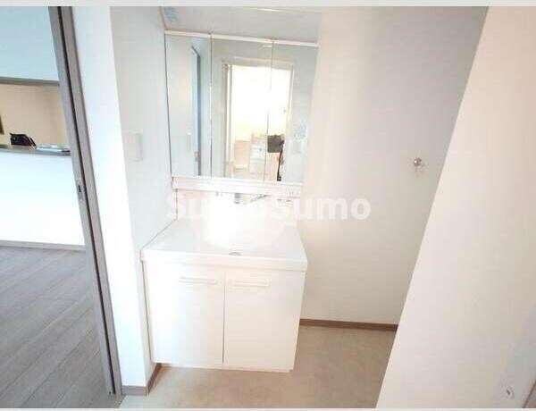 物件内観写真11　(使いやすい洗面所です)