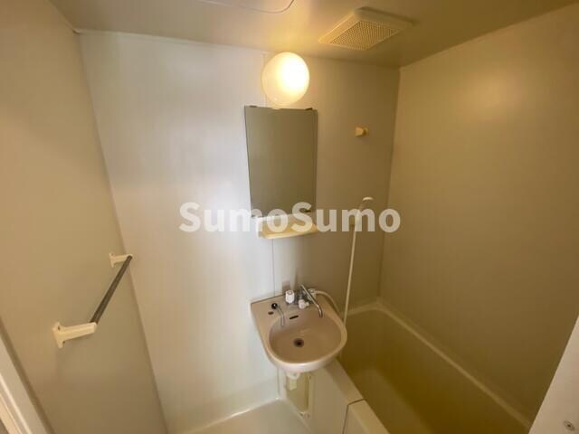 物件内観写真5　(きれいなお風呂です)