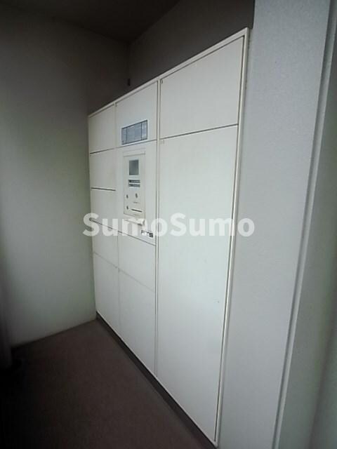 物件外観写真2　(便利な宅配ボックス完備♪)