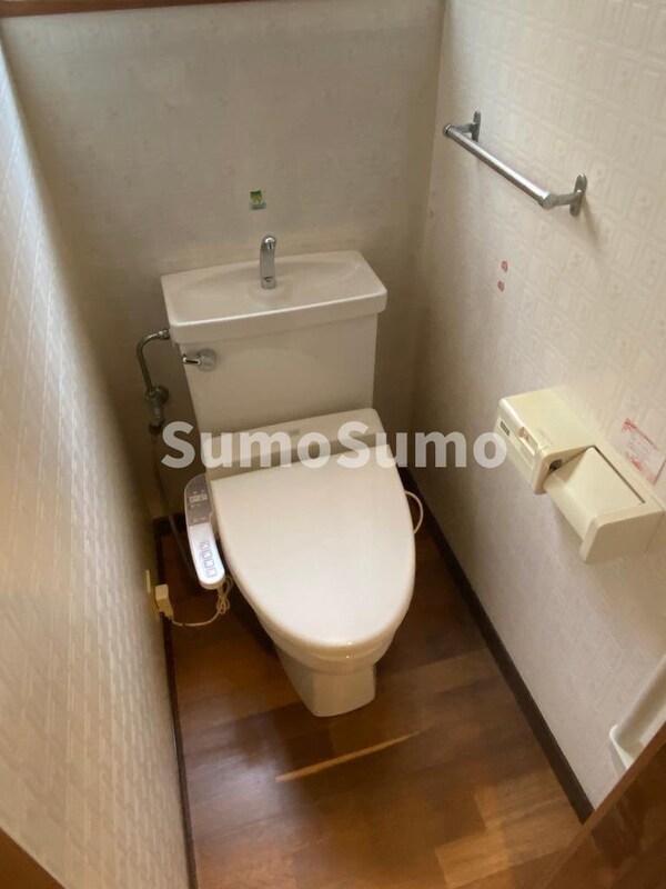 トイレ(コンパクトで使いやすいトイレです)