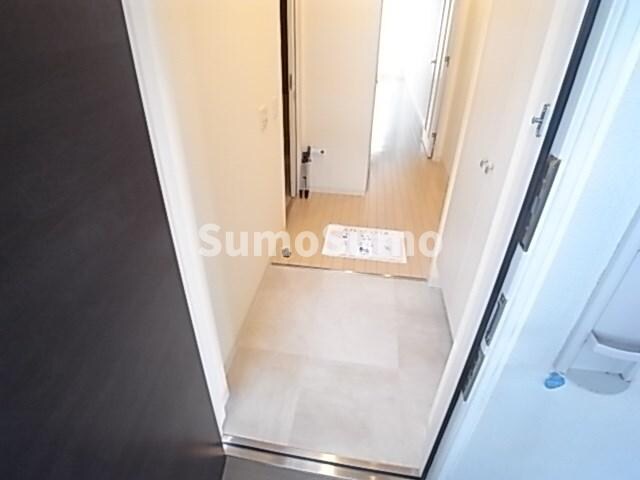 物件内観写真5　(落ち着いた玄関です)