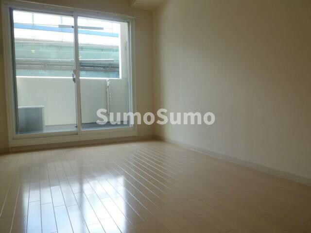 物件内観写真8　(使い勝手のいい寝室です)