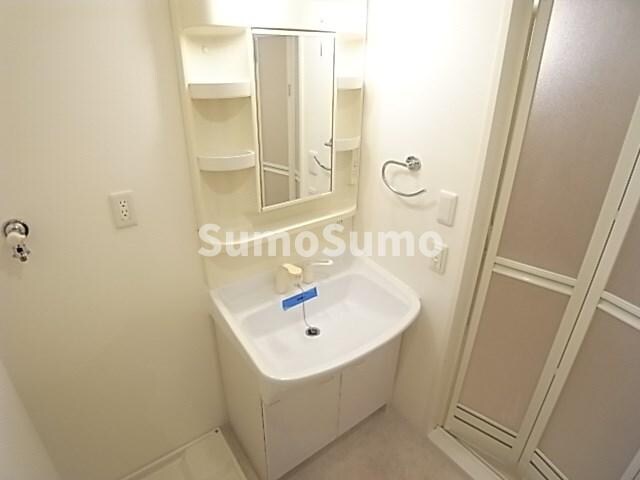 物件内観写真12　(独立洗面台です)