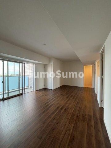 物件内観写真4　(ゆったり過ごせるリビングです)