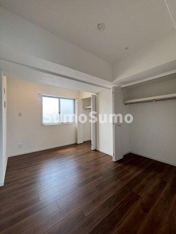 物件内観写真6　(使い勝手のいい寝室です)