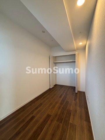 物件内観写真18　(明るい洋室です)